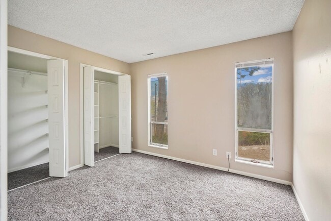 Building Photo - 608 Crown Ridge Dr