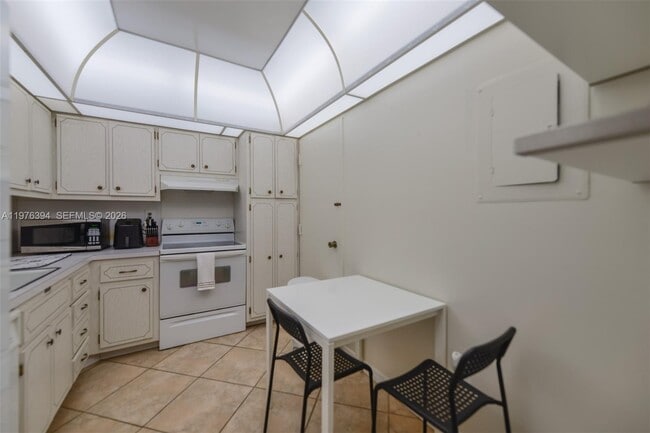 Building Photo - 1980 S Ocean Dr