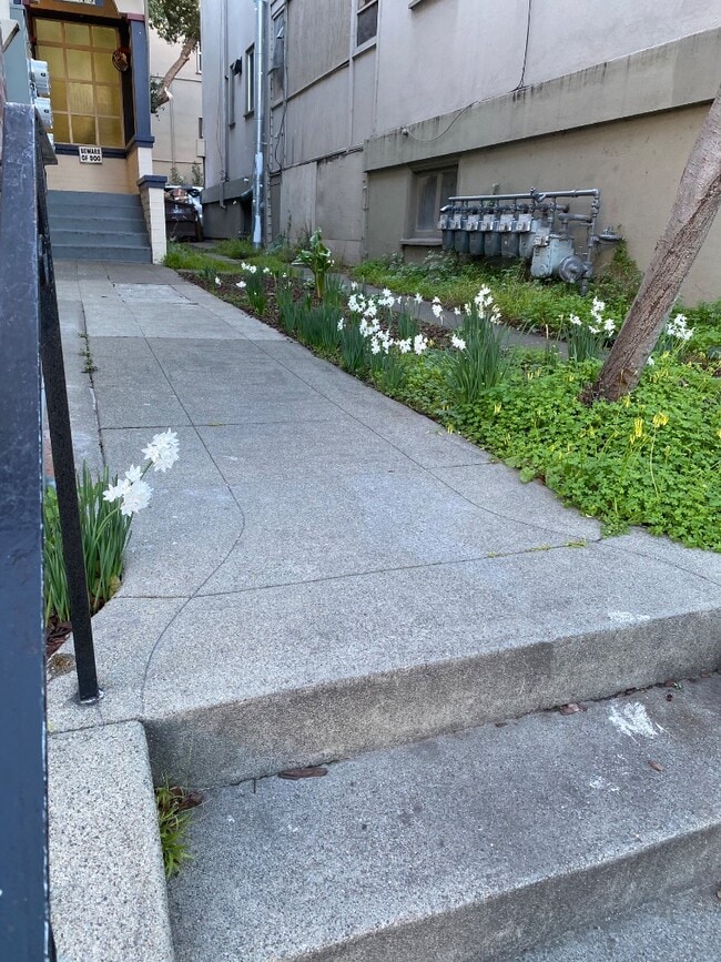 Building Photo - 2345 Fulton St