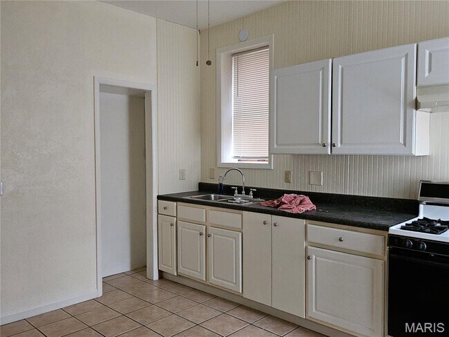 Building Photo - 3807 Potomac St