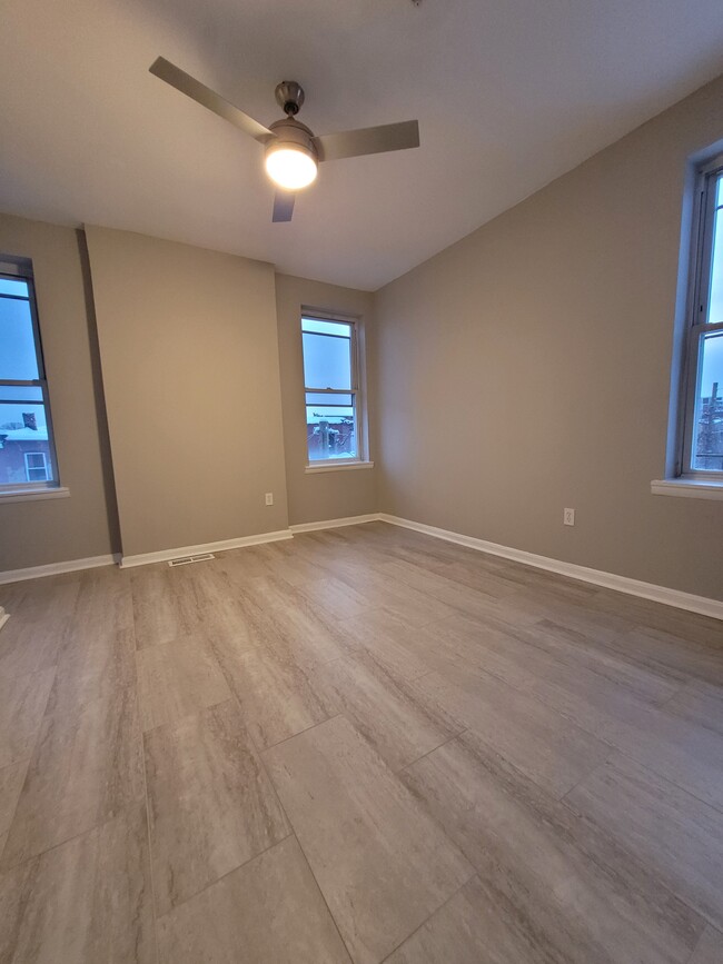 Upper Level Rear Bedroom - 2100 Homewood Ave