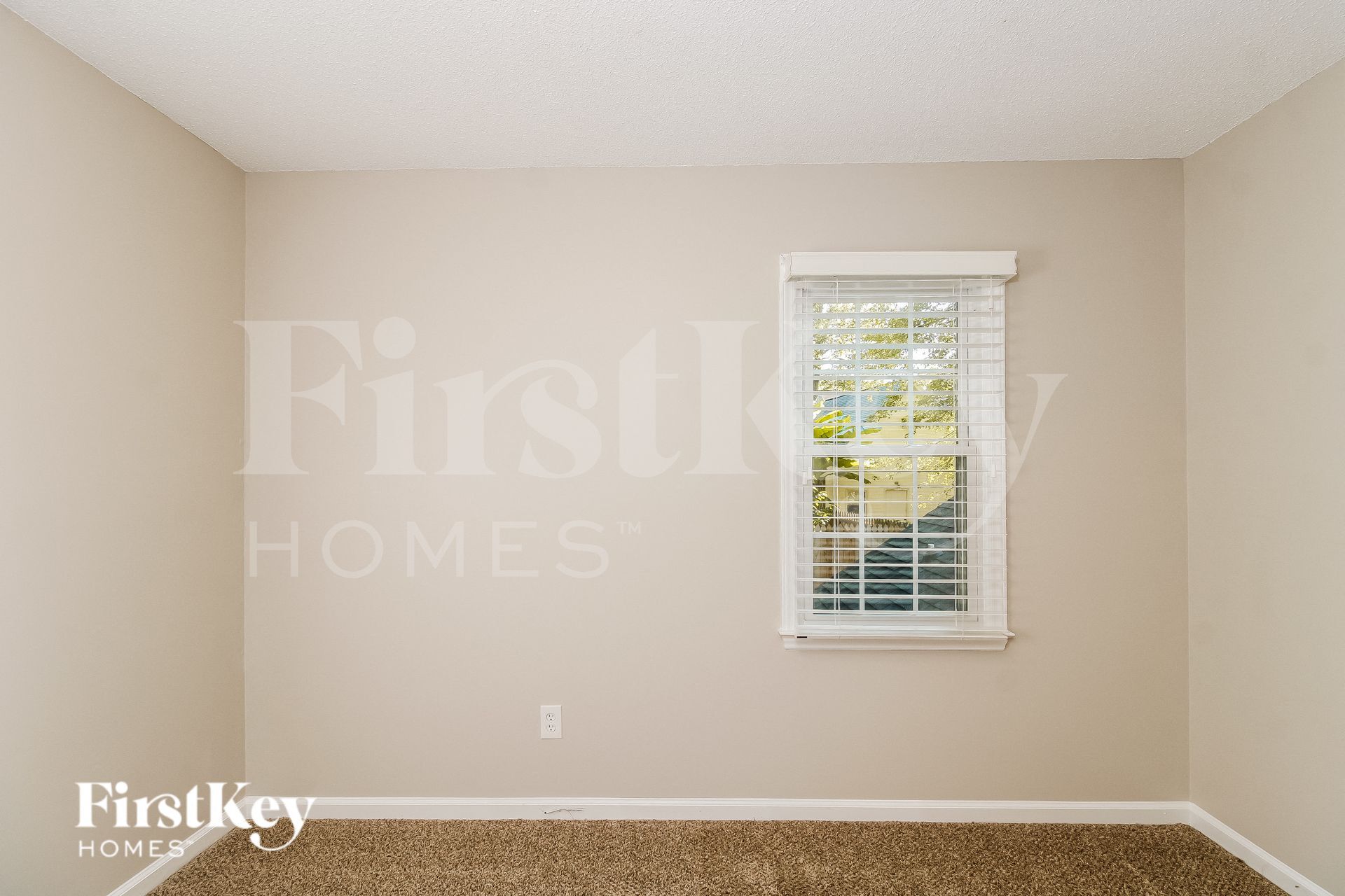 Building Photo - 402 Willow Spring Ct