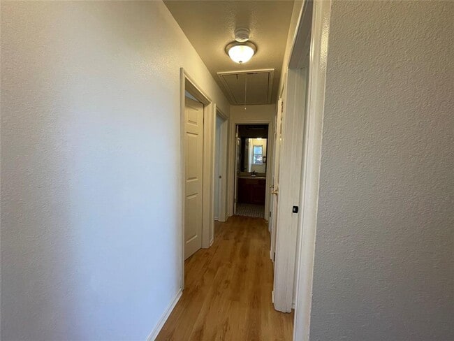 Building Photo - 8010 Willet Trail