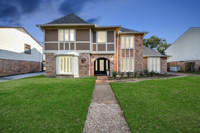 Building Photo - 1719 Saddlecreek Dr