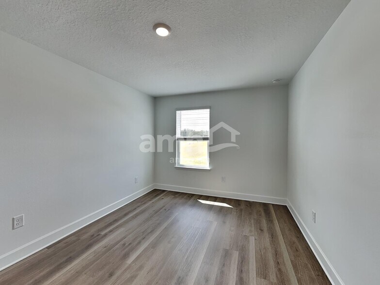 Building Photo - 16632 Cheyanne Ct