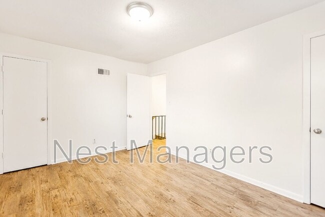 Building Photo - 816 Pilot Ave