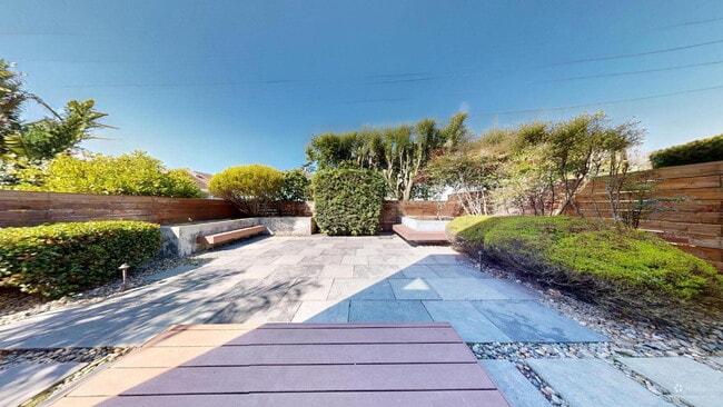Building Photo - Charming, Renovated 3BR + Sunroom / 3.5 BA...