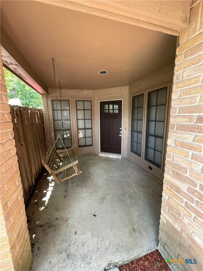 Building Photo - 519 Rattan Dr