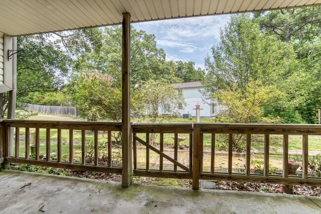 Building Photo - 101 Pine Forest Dr