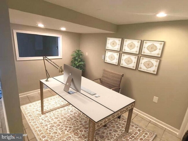 Building Photo - 130 W Orndorff Dr