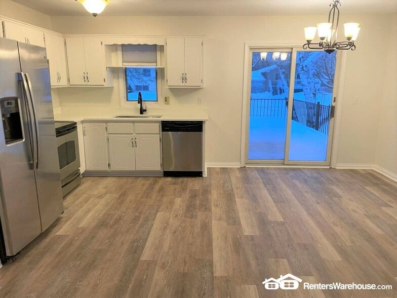 Building Photo - 13743 Yosemite Ave S