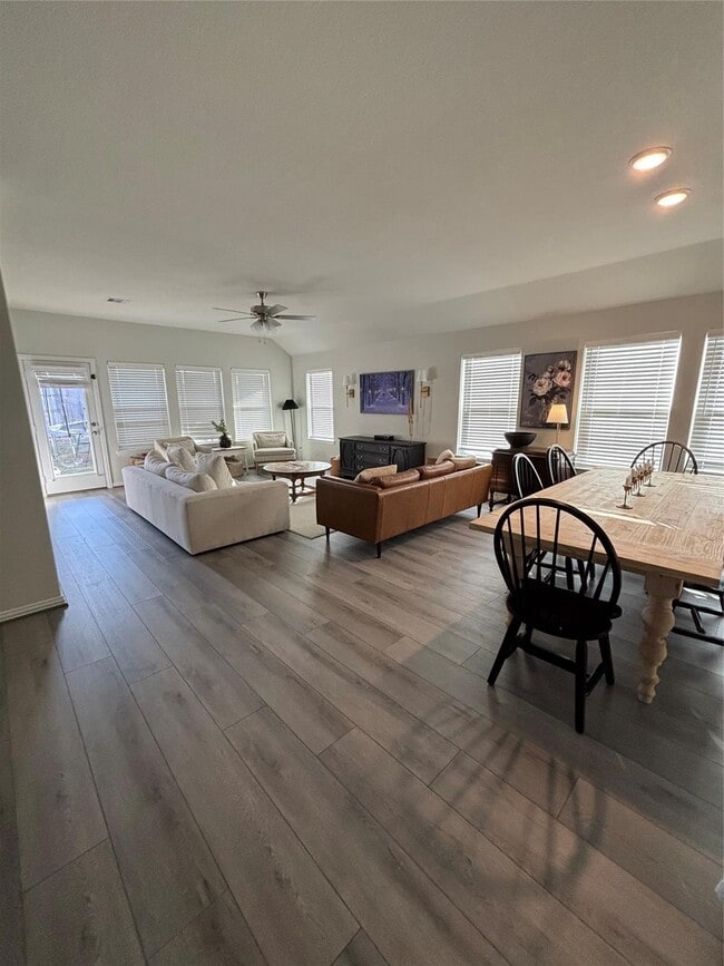 Building Photo - 32403 River Birch Ln