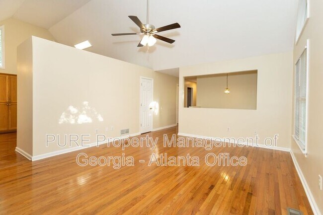 Building Photo - 50 Indian Springs Dr NE