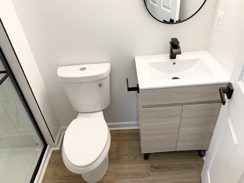 Building Photo - 1600 S Charles St