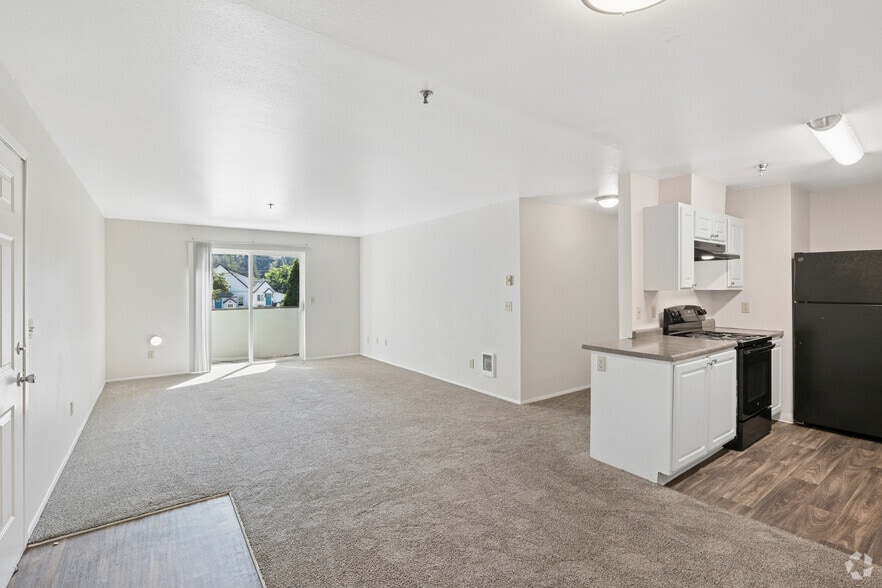 The Del Mar 3BR, 2BA - 1,188SF - Dining Room - Arnada Pointe
