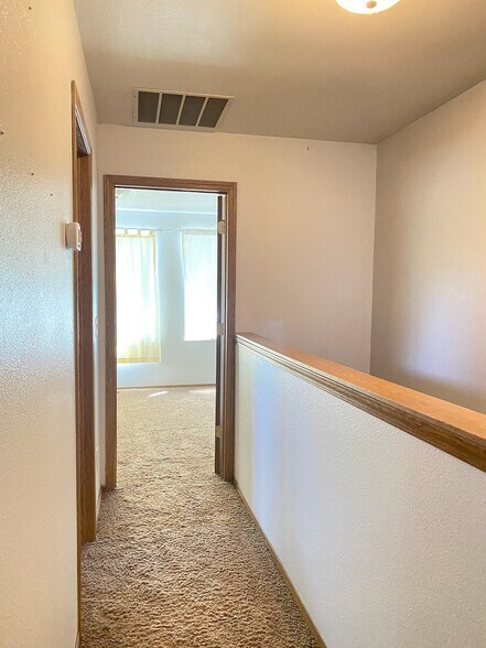Upstairs hallway - 1415 E Maple St
