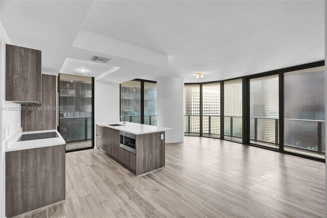 Building Photo - 801 S Miami Ave