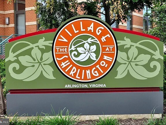 Building Photo - 989 S Buchanan St