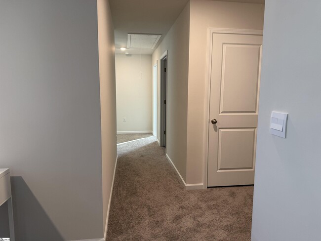 Building Photo - 1883 Bridle Ln