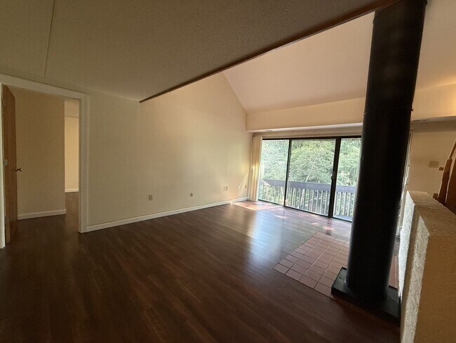 Building Photo - 801 Stratford Dr