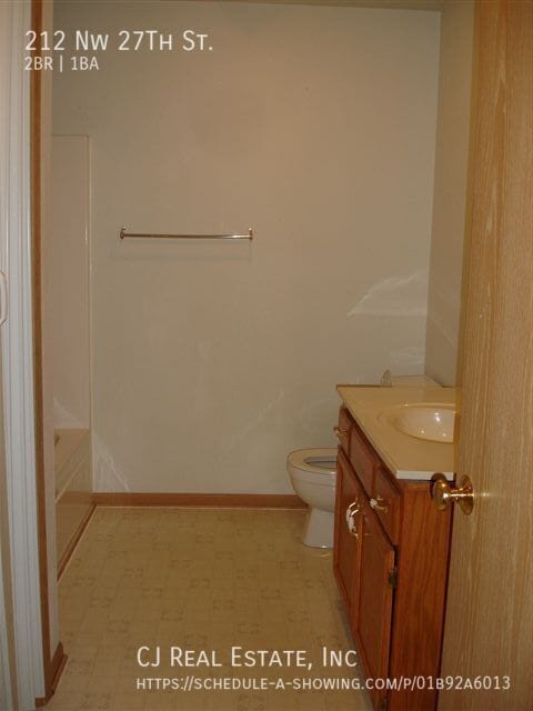 Building Photo - 212 NW 27th St Ct