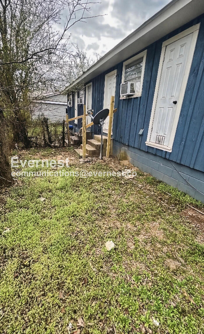 Building Photo - 4922 E Willow St