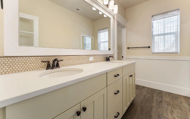 Building Photo - Beautiful 3 Bed 3 Bath home in the Heart of Eagle