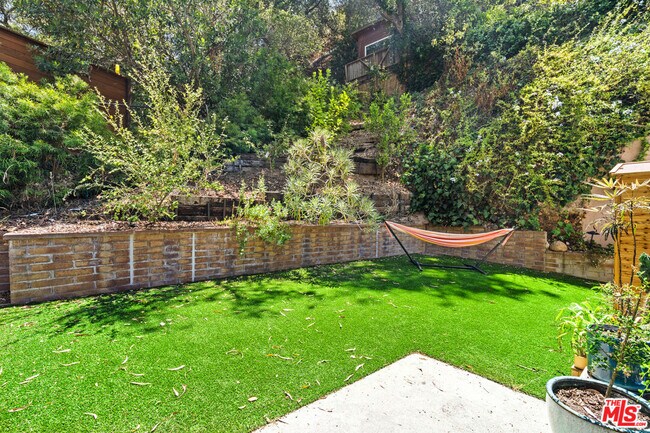 Building Photo - 10275 Oletha Ln