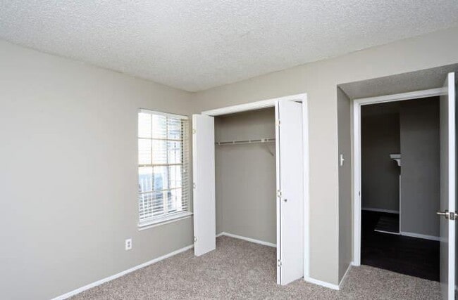 Building Photo - 1 bedroom in Bedford TX 76021