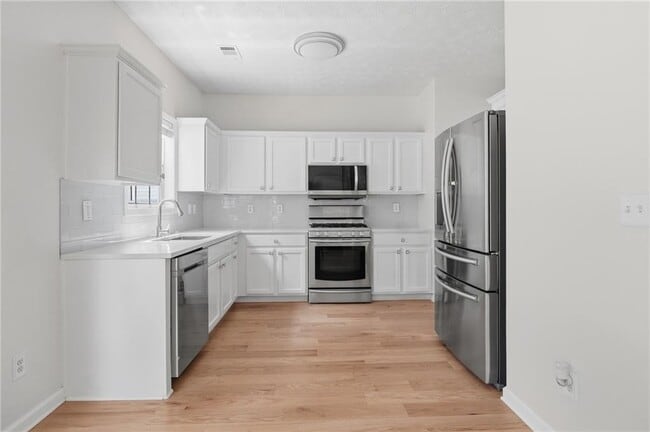 Building Photo - 2123 Beacon Crest Dr