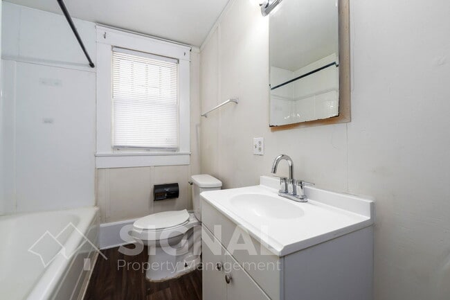 Building Photo - 1618 51st St W