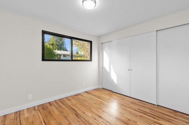 Building Photo - 7910 133rd Ave NE