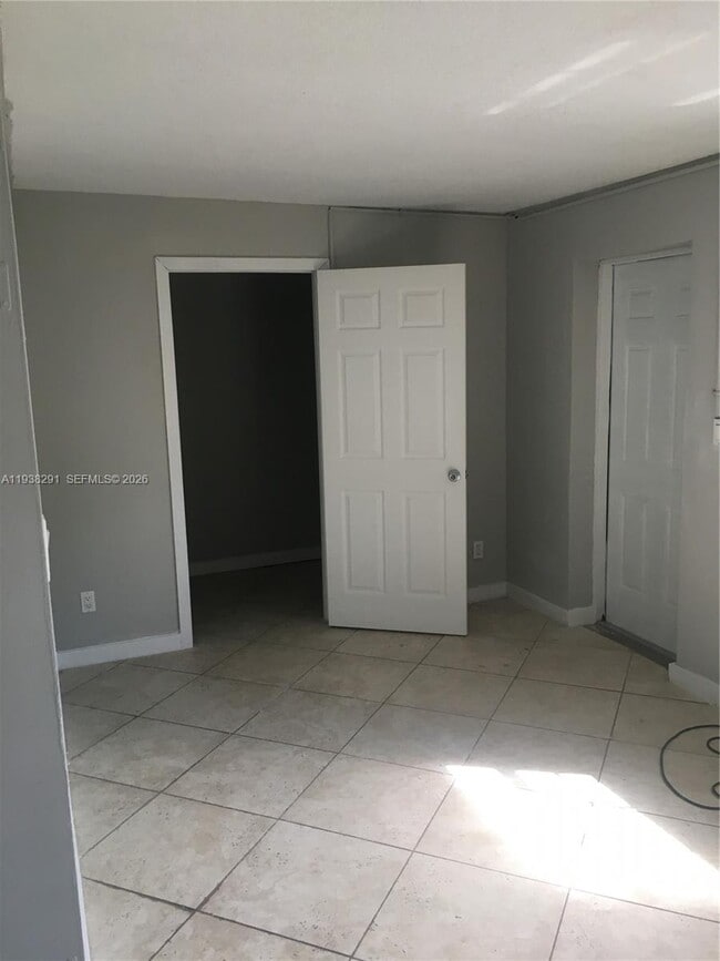 Building Photo - 5631 W 10th Ave