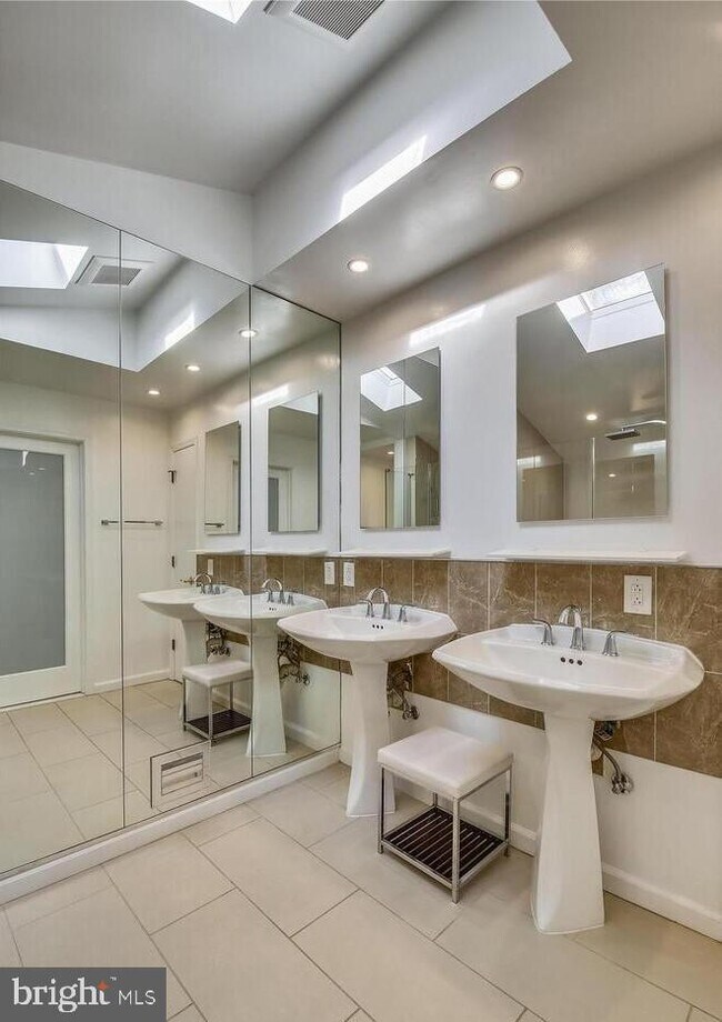 Building Photo - 7212 Grubby Thicket Way
