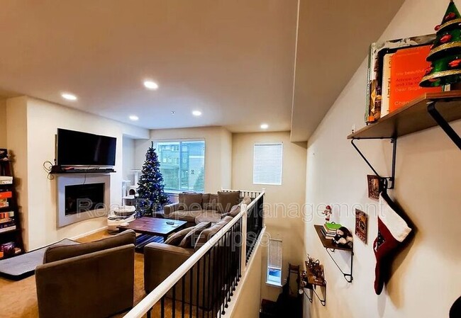 Building Photo - 2115 201st Pl SE