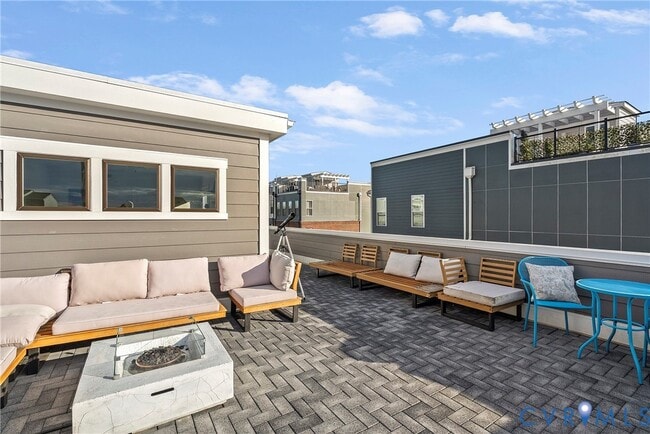 Building Photo - 5271 Old Main St