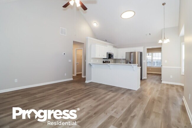 Building Photo - 358 Shadowbrooke Cir SW