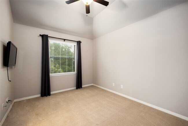 Building Photo - 5513 Livorno Way