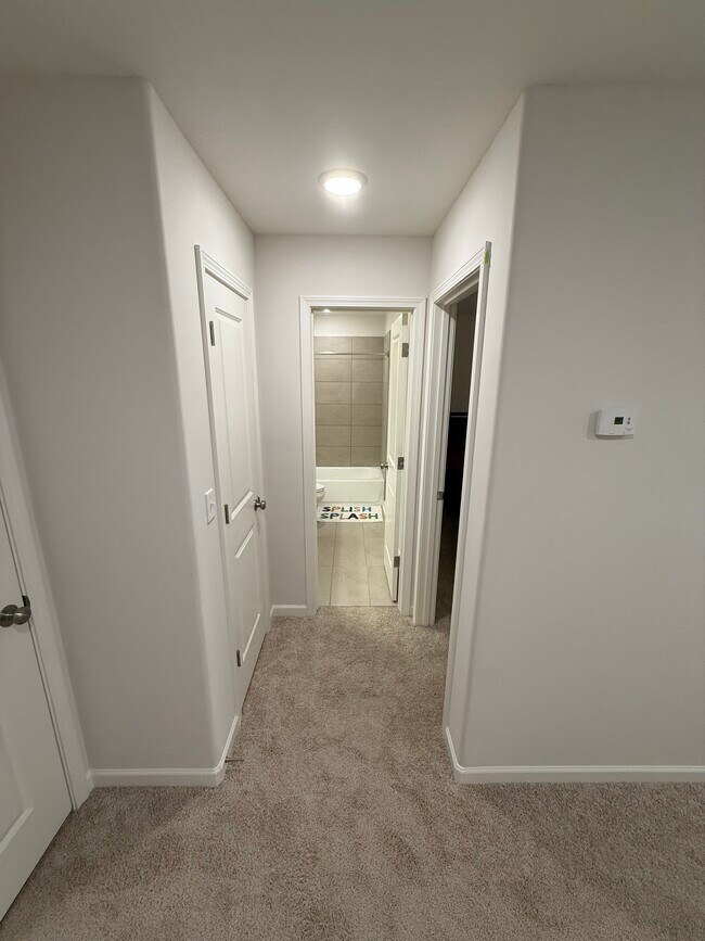 Building Photo - 430 Maple St