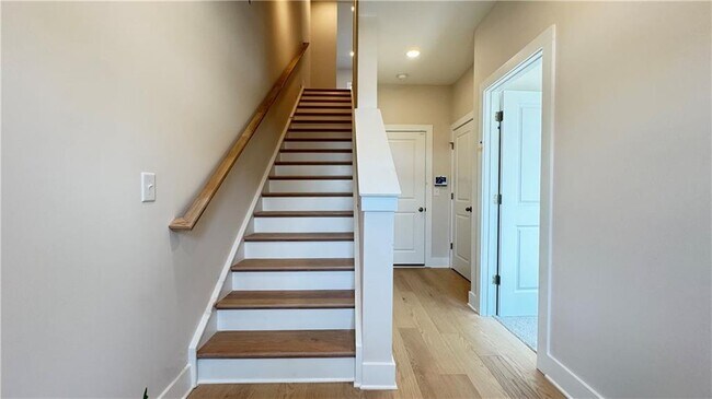 Building Photo - 2694 Evers Dr NE