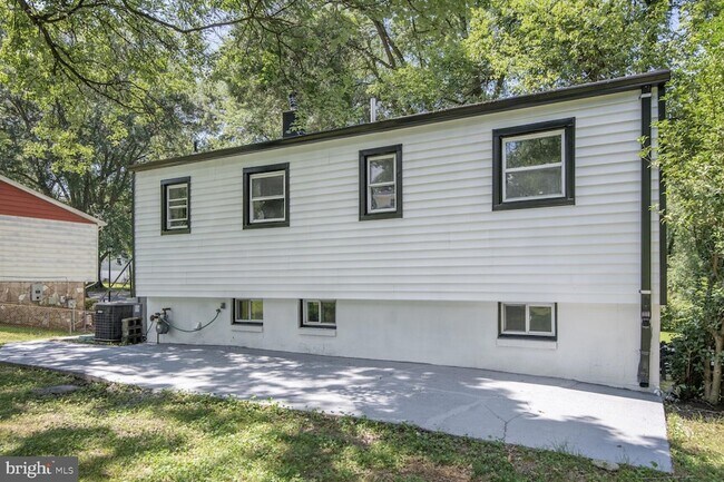 Building Photo - 3604 Halloway N