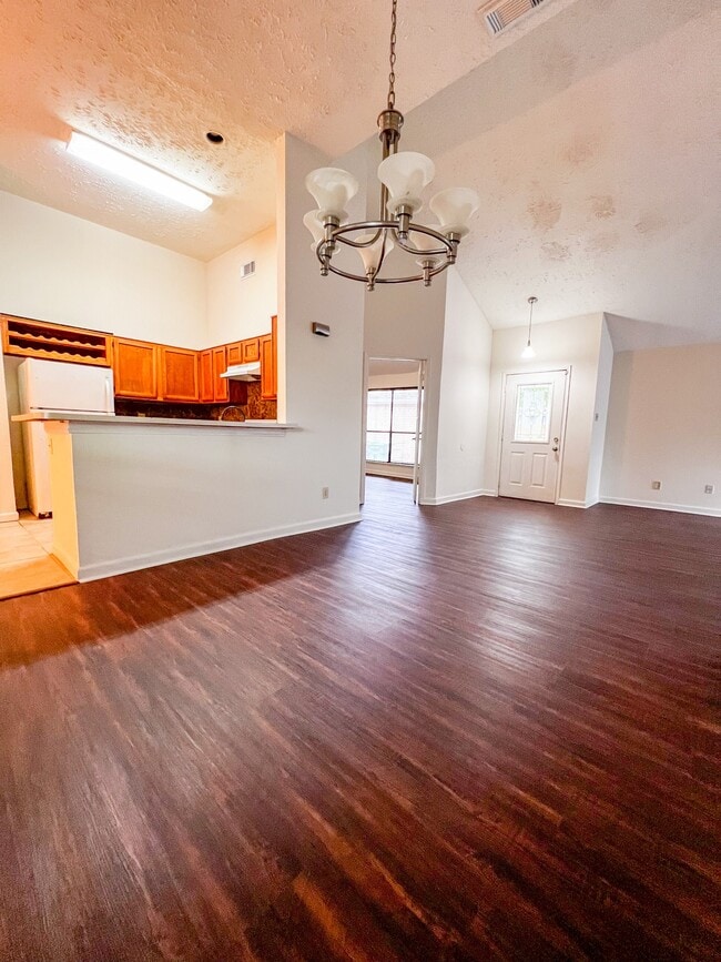 Building Photo - 12704 Hollandale Dr