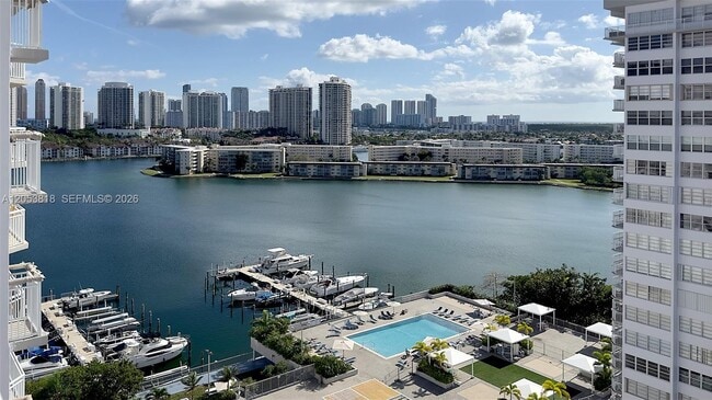 Building Photo - 18051 Biscayne Blvd