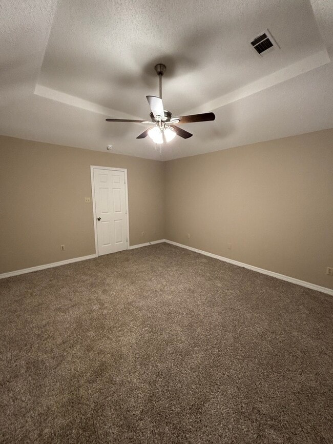 Building Photo - 12 Tripp St