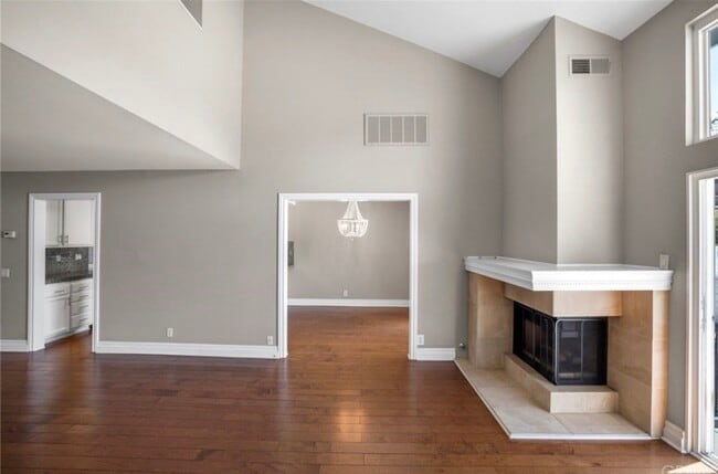 Building Photo - 22122 Summit Hill Dr