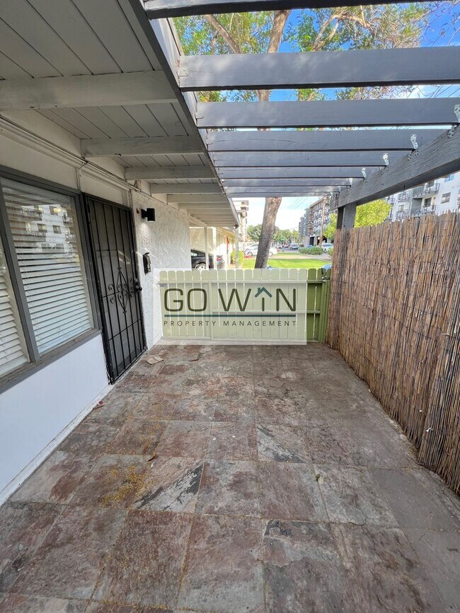 Building Photo - 1502 E Highland Ave