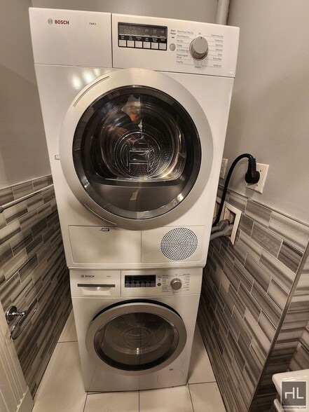 Building Photo - W 53RD ST.