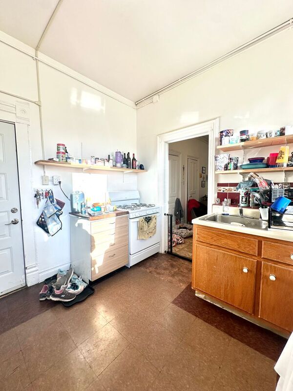 Building Photo - 1325 W 18th St