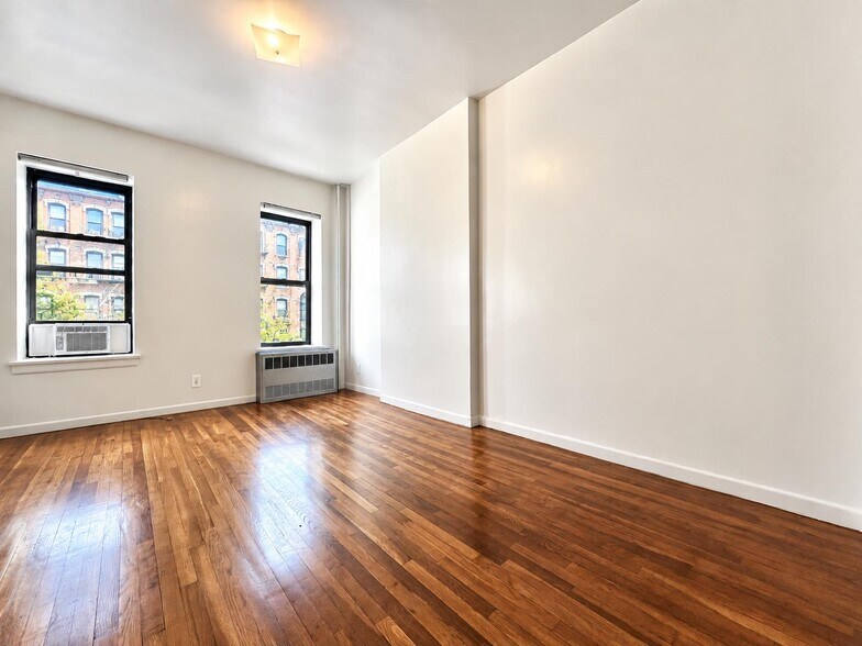 Building Photo - 928 Amsterdam Ave