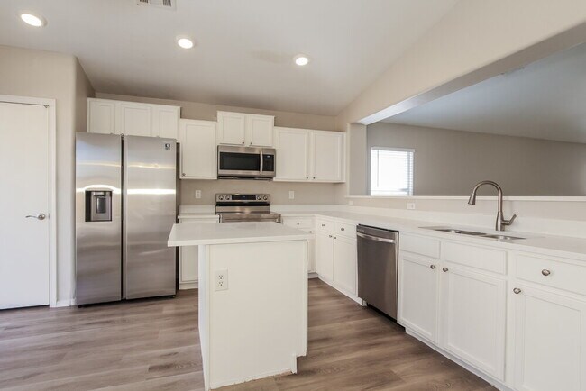 Building Photo - 11638 W Carol Ave